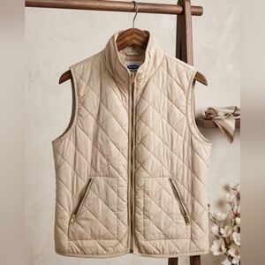 Old Navy Quilted Sleeveless Vest in Light Beige
